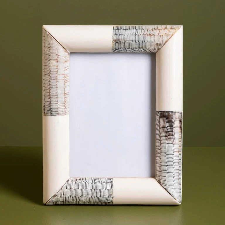 Bicolor Horn Style Photo Frame - Image 2