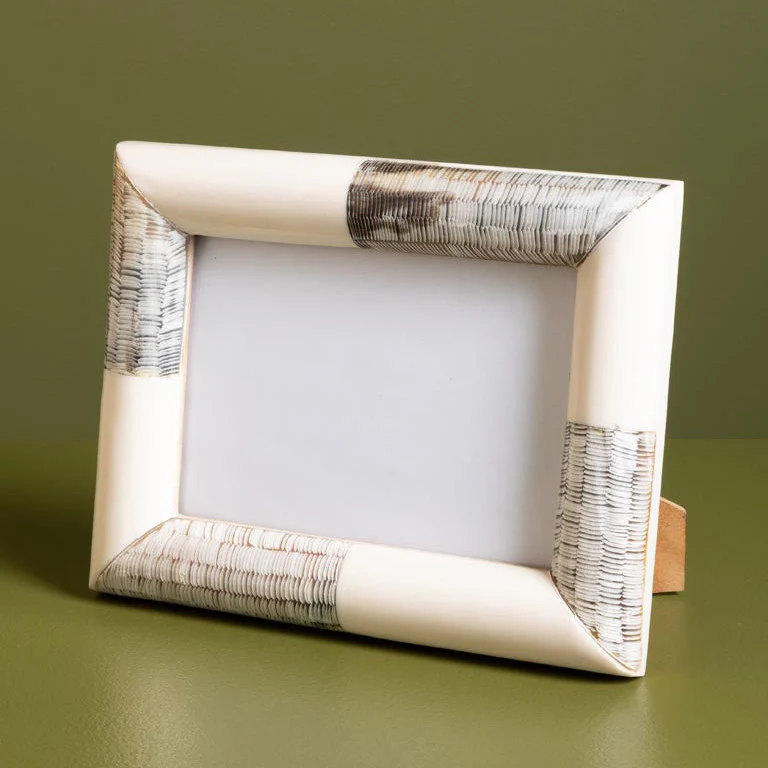 Bicolor Horn Style Photo Frame - Image 3