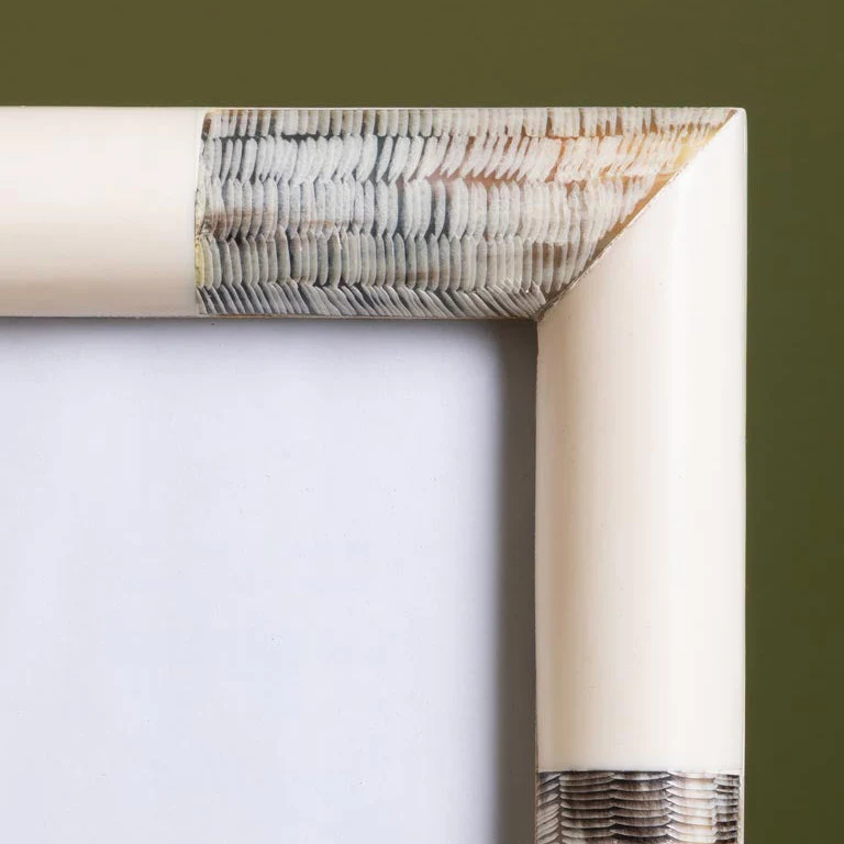 Bicolor Horn Style Photo Frame - Image 5
