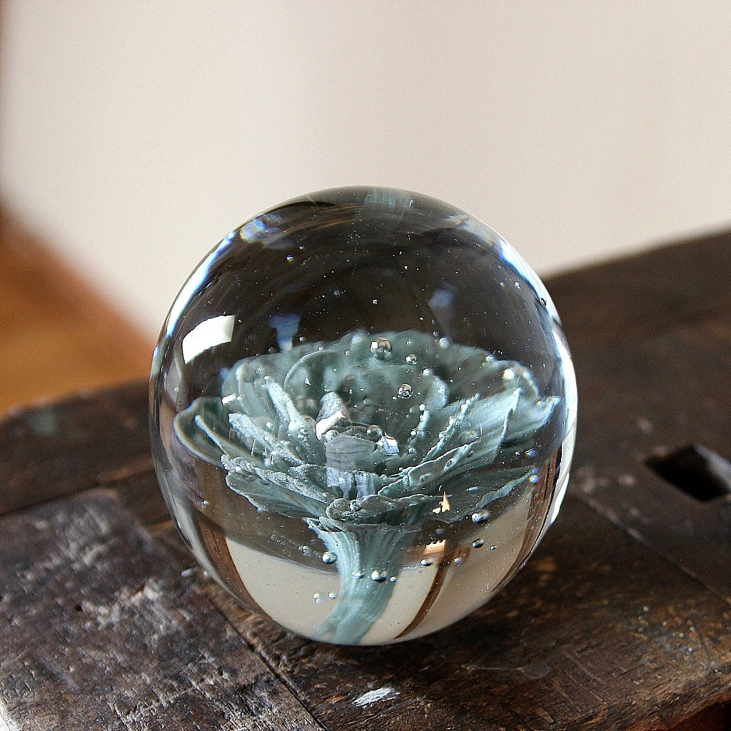 Green Flower Paperweight - Image 3