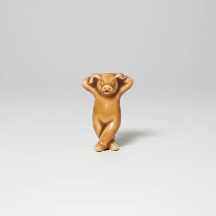 Piggy Knife Rest Lazy - Caramel - Image 2