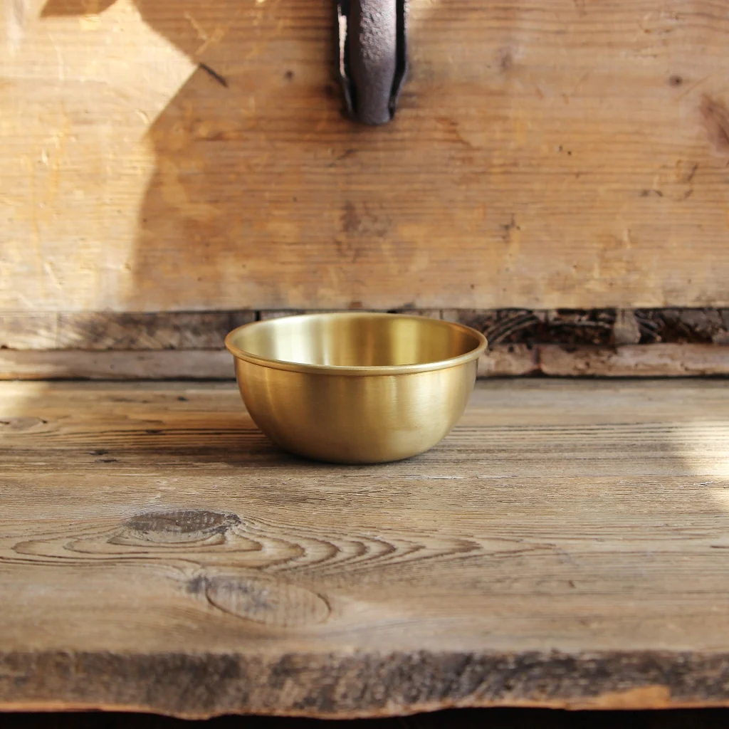 Round Brass Bowl M/11 - Image 2