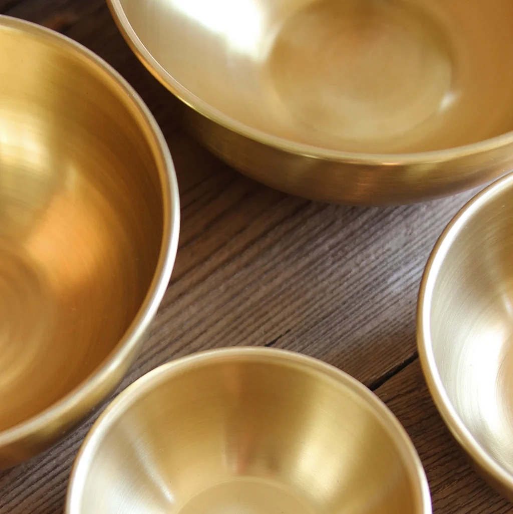 Round Brass Bowl XL/16 - Image 6