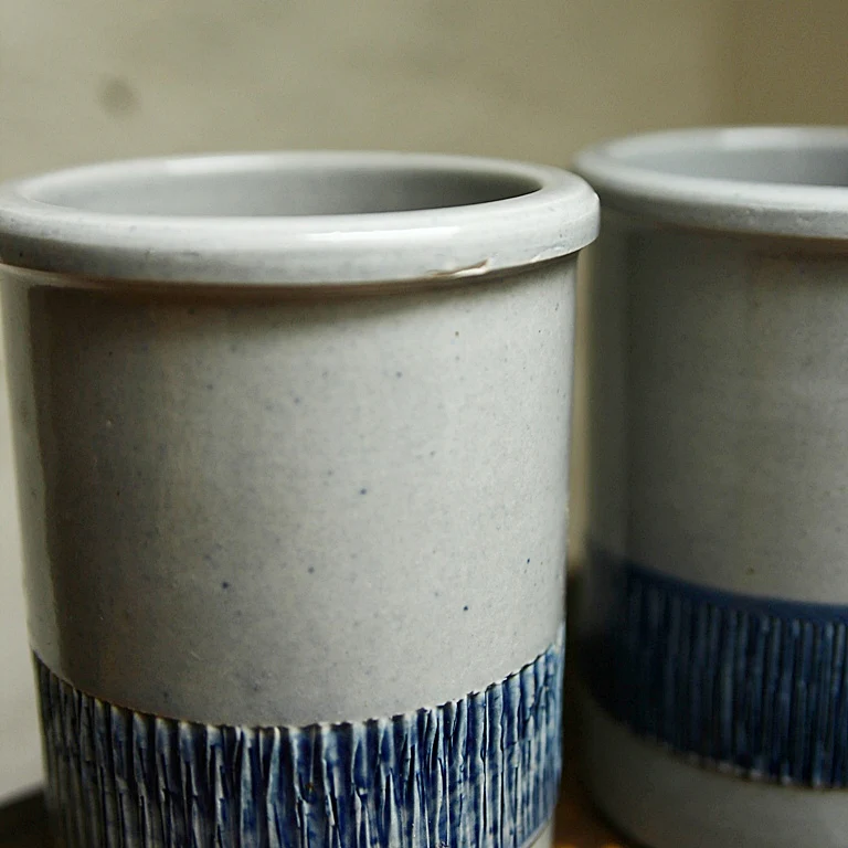 Utensilienhalter mit blauer Strukturglasur - Image 7