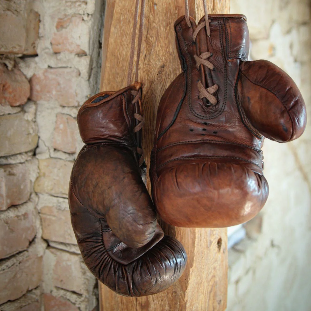 Vintage Leather Boxing Gloves 1920 in Brown - Image 2