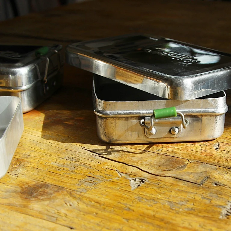 Vintage Lunch Box - Image 4